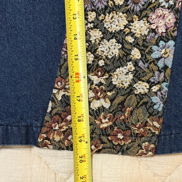 Cinole Floral Tapestry Panel Denim Mini Skirt Sz. Medium - Picture 10 of 10